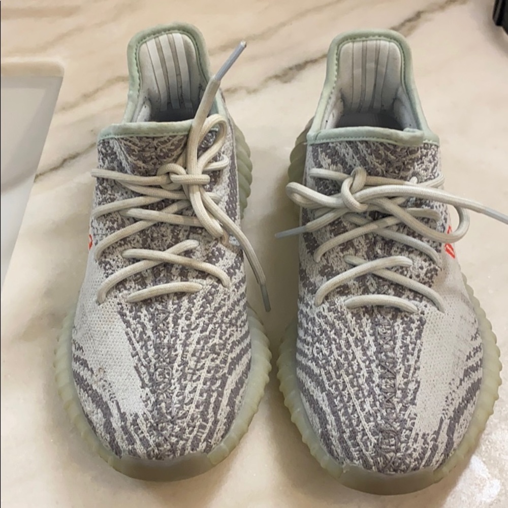 Yeezy boost Blue tint size 6 (fit women’s 7)
